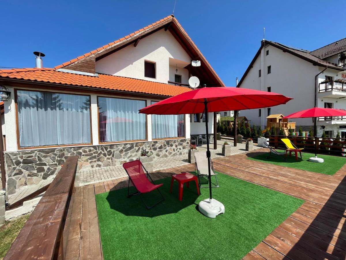 Red Family Apartments Пэлтиниш Экстерьер фото